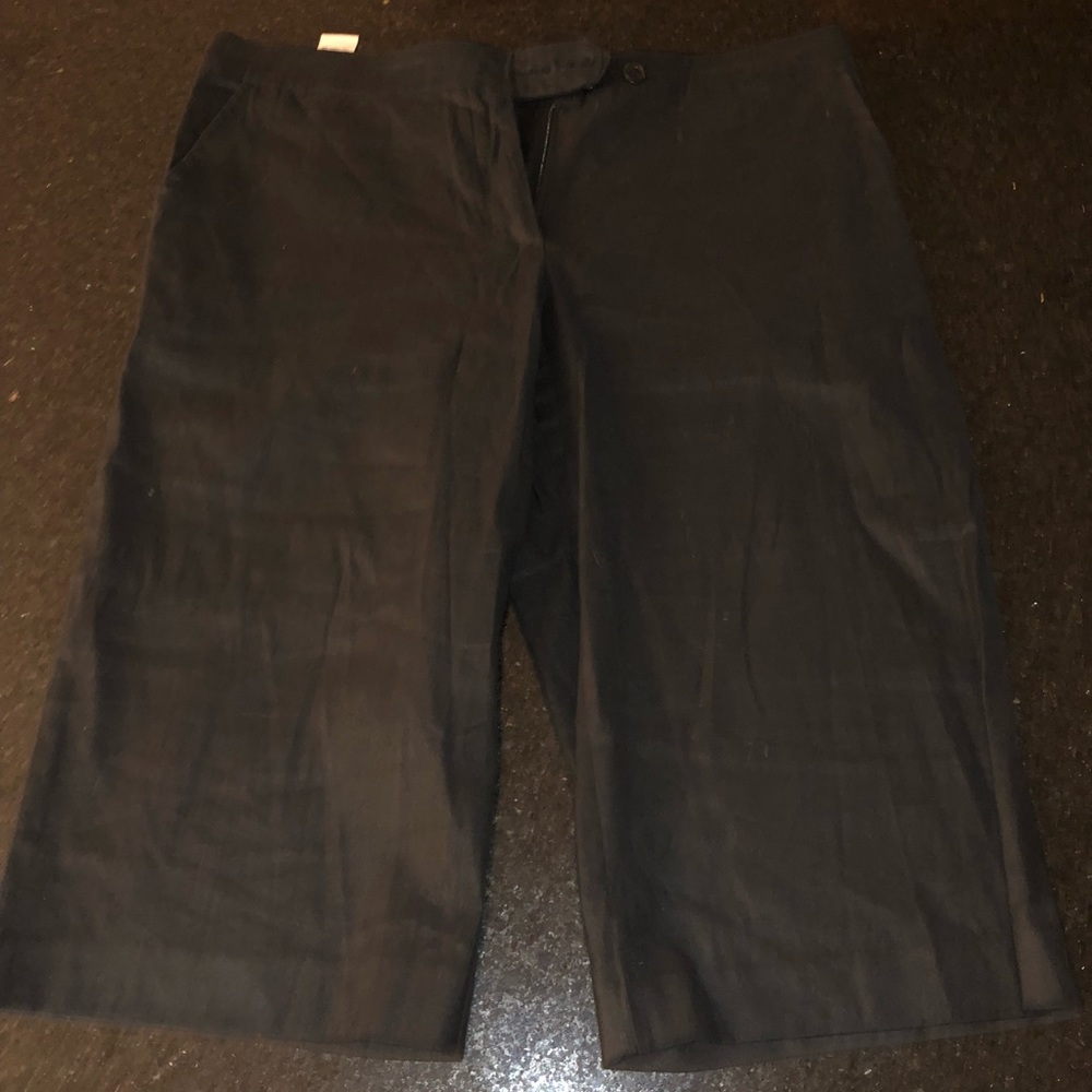 TO THE MAX BLACK CROP BERMUDA SHORT 8 LINEN PANT